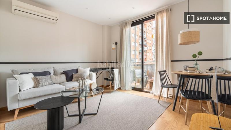 Foto 88d86df7-9523-4e37-82e8-bd40854178da. Alquiler piso estudio en alquiler en la sagrada familia, . en Barcelona