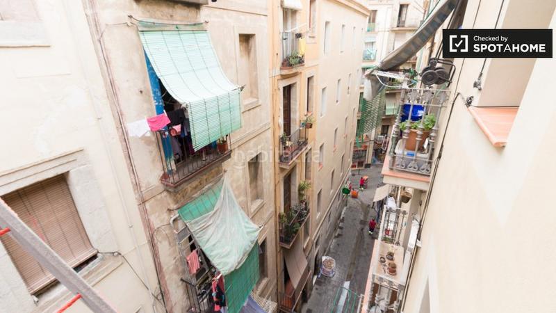 Foto f8c811ef-74b5-47a9-a66d-a18cd763cd6a. Lloguer pis amb calefacció a Raval Barcelona