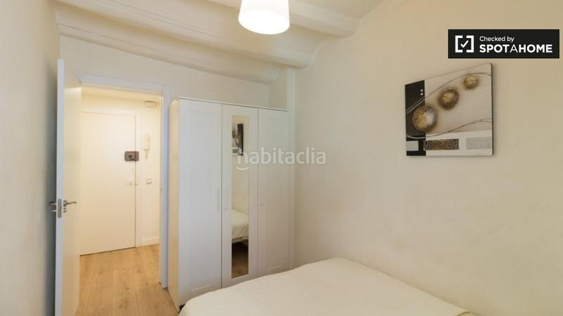 Foto fa8c8fb3-ee26-446f-9acd-732e0a087231. Lloguer pis amb calefacció a Raval Barcelona