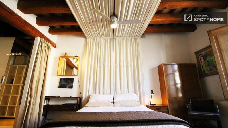 Foto f7b31c7e-3fea-41de-a139-157386f4e6fb. Alquiler piso apartamento de diseño en alquiler junto a las ramblas, en Barcelona