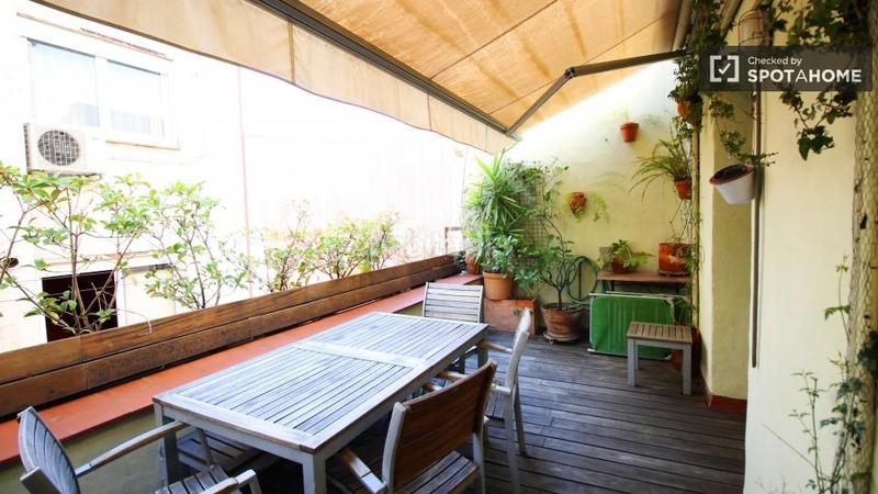 Foto c37d8ace-12fc-49e6-ad6e-7d3d7b1c8c85. Rent flat with heating in Raval Barcelona