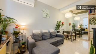 Rent Flat in Turó de la Peira. Piso en alquiler de 2 habitaciones en el turó de la peira