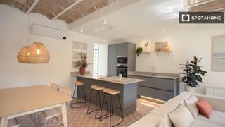 Location Appartement à St. Pere - Sta. Caterina - El Born. Apartamento de 4 dormitorios en alquiler en barcelona