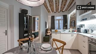 Rent Flat in St. Pere - Sta. Caterina - El Born. Piso de 2 habitaciones en alquiler en sant pere santa caterina.
