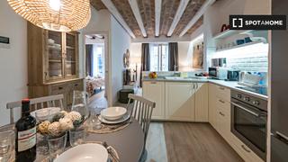 Rent Flat in St. Pere - Sta. Caterina - El Born. Piso de 2 habitaciones en alquiler en sant pere, barcelona.