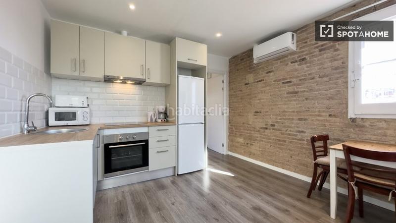 Foto fc2cd702-7995-479e-8b0c-44dee925d382. Alquiler piso estudio en alquiler en les corts, en Barcelona