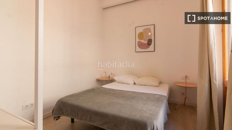 Foto 472aef24-ba1e-4806-a223-c07498e7eea2. Rent flat with heating in Raval Barcelona