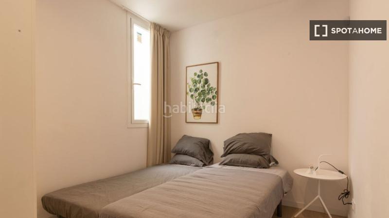 Foto 6a809b0c-a09b-49bb-ae05-7bb97115ab0b. Rent flat with heating in Raval Barcelona
