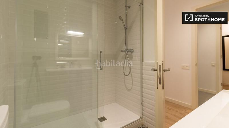 Foto 760aadb4-f7b9-43d7-8fbb-15609984dcea. Alquiler piso apartamento de 3 dormitorios en alquiler en el Raval, . en Barcelona