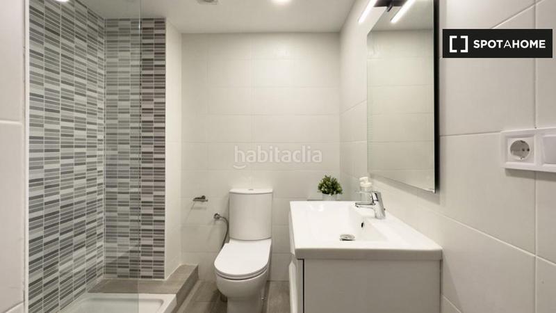 Foto 0af437bf-a1d3-4526-afba-08c1d56930c3. Rent flat with heating in Provençals del Poblenou Barcelona