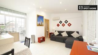Location Appartement à El Camp de l´Arpa del Clot. Estudio en alquiler en sant martí, barcelona