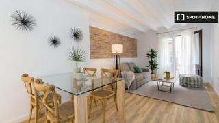 Location Appartement à St. Pere - Sta. Caterina - El Born. Apartamento de 1 dormitorio en alquiler en barcelona