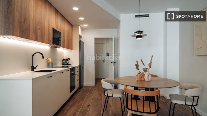 Foto 833a3ffe-f881-44e2-a598-b015926d8917. Rent flat with heating in Raval Barcelona