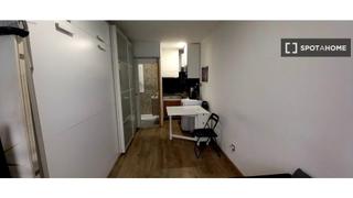 Miete Etagenwohnung in Sant Andreu de Palomar. Estudio en alquiler en barcelona