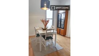 Miete Etagenwohnung in Roses-Castellbell. Apartamento de 3 dormitorios en alquiler en barcelona