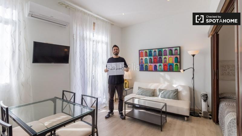 Foto c3e735bf-bc25-47b8-a1d0-10b0875dcc7d. Rent flat with heating in Sant Antoni Barcelona
