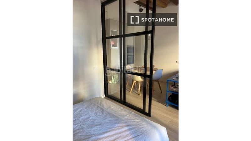 Foto ab9187c2-e3e9-4202-88a2-9b767bd6d2a4. Alquiler piso estudio en alquiler en Sant Antoni, en Barcelona