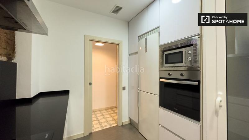 Foto 45f505d6-93bd-457e-990a-b6ac313677c6. Alquiler piso  de 3 dormitorios en alquiler , en Barcelona