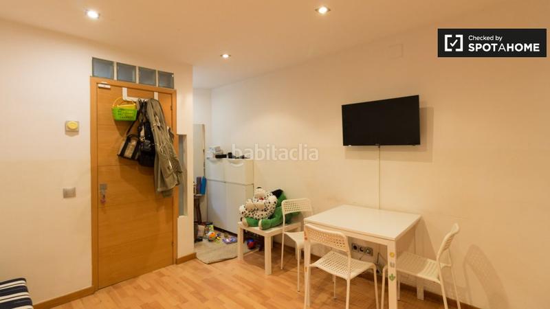 Foto 5a6dd727-385a-4233-bf2e-697e9a359c53. Alquiler piso  de 1 habitación en alquiler en el poble sec, en Barcelona