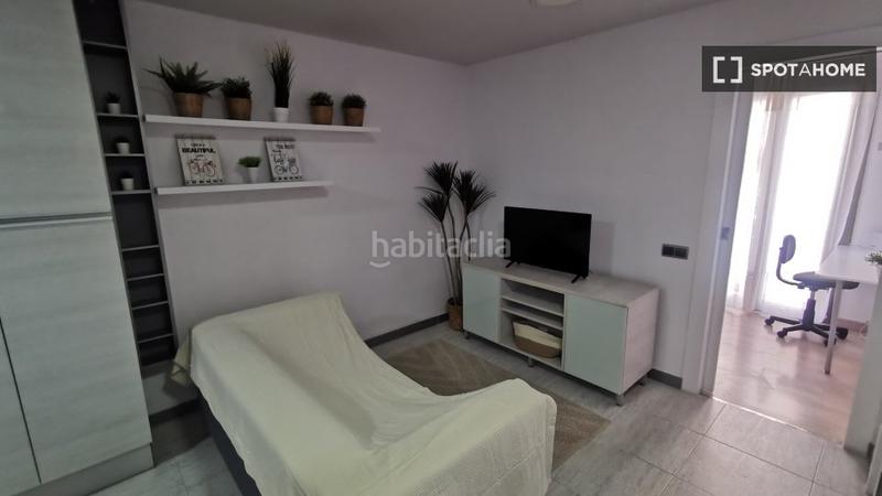 Foto 2121e88f-8508-418f-b96d-b14ac013281a. Alquiler piso apartamento de 2 dormitorios en alquiler en sant martí, en Barcelona