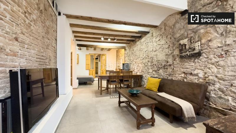 Foto 422f6599-5e05-4ba9-9b24-9b3768745baf. Rent flat with heating in Raval Barcelona