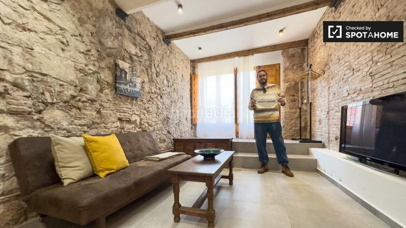 Foto f41203a5-8e72-41bc-8a7a-c99266352f15. Rent flat with heating in Raval Barcelona
