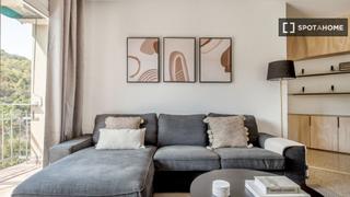Rent Flat in El Poble Sec - Parc de Montjuïc. Apartamento de 3 dormitorios en alquiler en barcelona