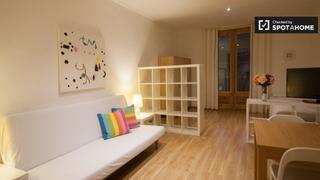 Location Appartement à Gòtic. Amplio apartamento de 2 dormitorios en alquiler en barri gòtic