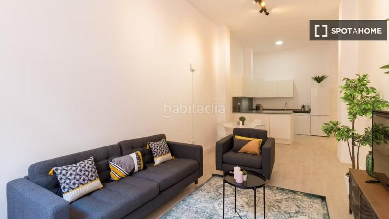 Foto 4293b1d4-bc48-4ab5-8b4e-de8b31f70e36. Rent flat with heating in Raval Barcelona