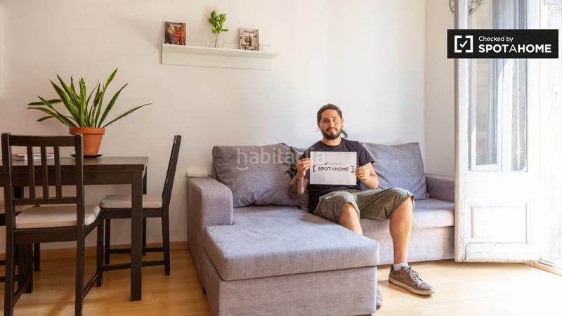 Foto 50bfdf7c-eb10-4cc7-8677-18f1eda874f1. Alquiler piso elegante estudio en alquiler en el raval, . en Barcelona