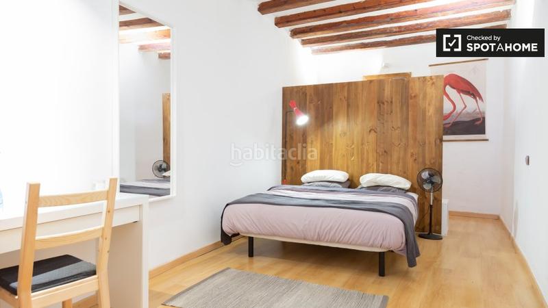 Foto 81352af6-d82c-48c5-b103-a7617a113711. Alquiler piso elegante estudio en alquiler en el raval, . en Barcelona