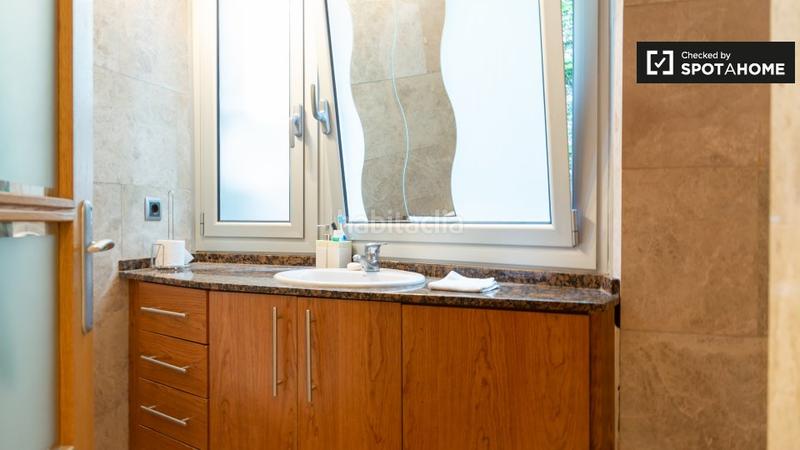 Foto b3d1f045-6436-4163-8b0b-a42725c65c8a. Alquiler piso elegante estudio en alquiler en el raval, . en Barcelona