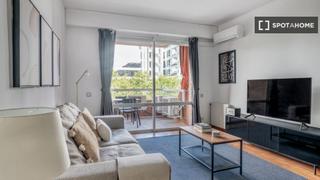 Rent Flat in Barri de les Corts. Apartamento de 3 dormitorios en les corts, barcelona