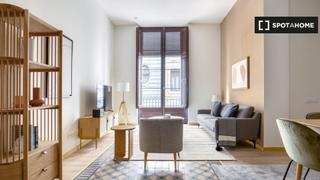 Location Appartement à St. Pere - Sta. Caterina - El Born. Apartamento de 2 dormitorios en alquiler en barcelona
