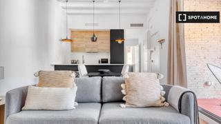 Alquiler Piso en St. Pere - Sta. Caterina - El Born. Apartamento de 2 dormitorios en alquiler en barcelona