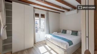 Rent Flat in Gòtic. Piso en alquiler de 1 habitación en el gòtic, barcelona