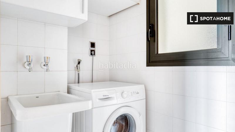 Foto 3f8bf0b2-8b34-4087-80b3-77075b611a46. Location appartement avec chauffage dans Tres Torres Barcelona