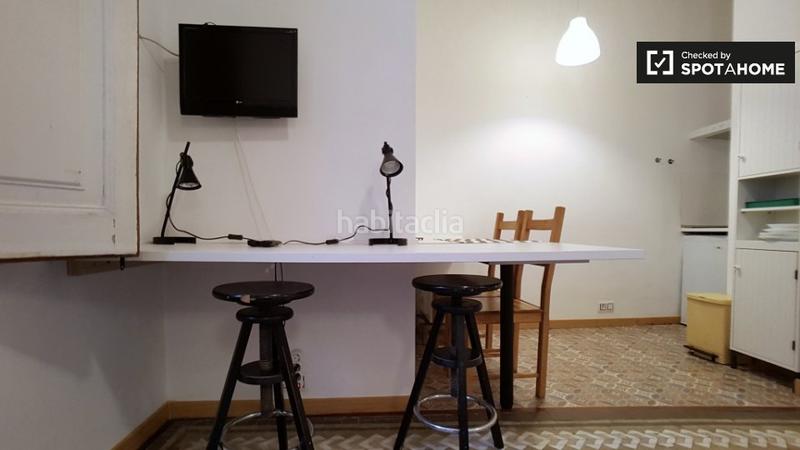 Foto 7d502af3-c7c2-4555-936f-bd6d8c12ce98. Alquiler piso estudio en alquiler en el Gòtic, en Barcelona