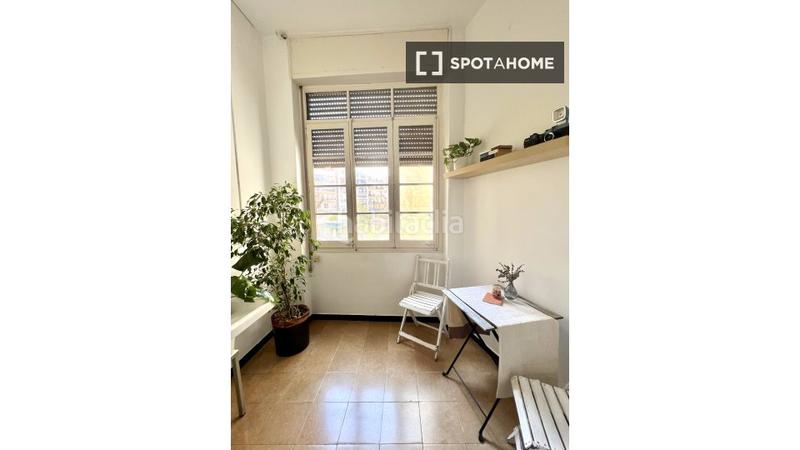 Foto 99a73d91-d303-4731-8855-7bb51541284b. Alquiler piso  de 2 habitaciones en alquiler en Sant Antoni, en Barcelona
