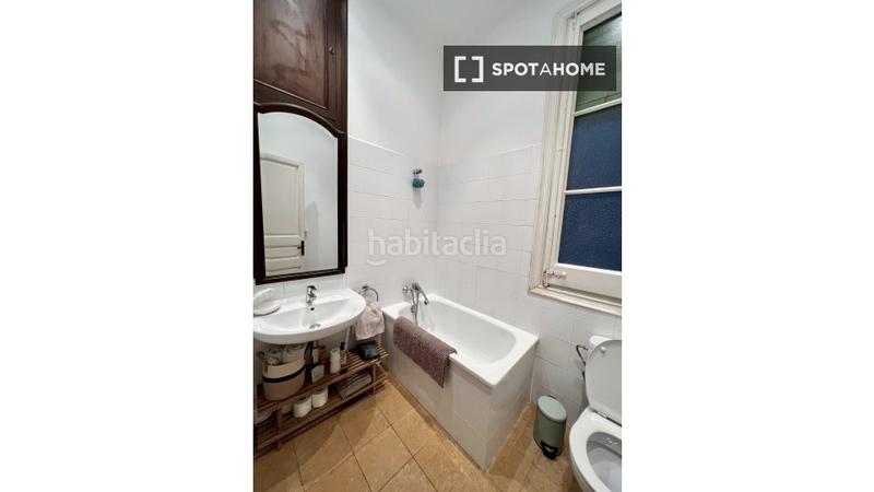 Foto 21dd09cb-7dda-4bee-9385-3b0caea31d7e. Rent flat with heating in Sant Antoni Barcelona