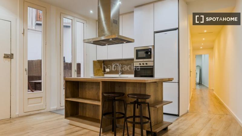 Foto 421729d2-eb16-46f3-84a5-79631839f575. Alquiler piso apartamento de 3 dormitorios en alquiler en el barri gotic, en Barcelona