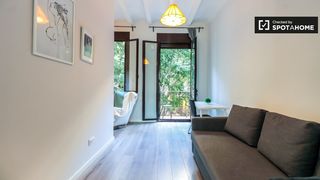 Miete Etagenwohnung in El Poble Sec - Parc de Montjuïc. Estudio en alquiler en sant antoni, barcelona