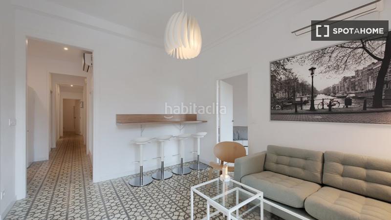 Foto fde721f2-b6e9-4d7b-8b69-639099ac97f6. Alquiler piso apartamento entero de 3 habitaciones . en Barcelona