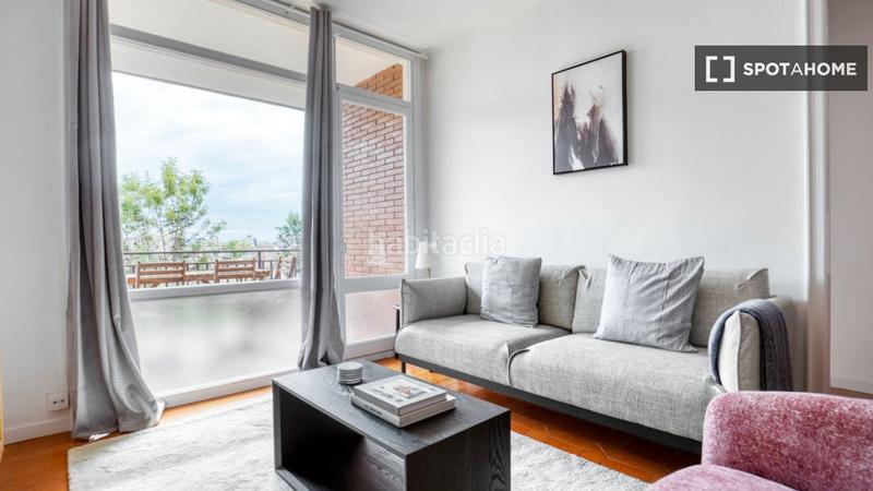 Foto fb1fa5c6-7c7a-40b2-81d0-8c1560fe2443. Alquiler piso apartamento de 3 dormitorios en alquiler en Barcelona