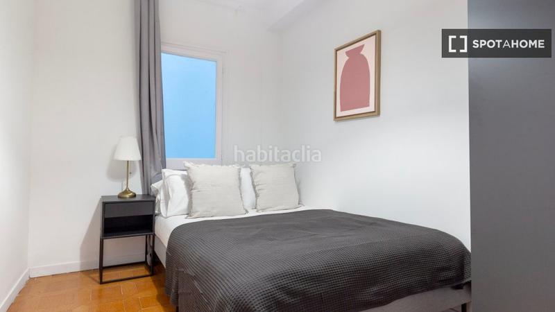 Foto d92f33c9-f87b-42df-a227-8ab2fde6cd02. Rent flat with heating in Sants Barcelona
