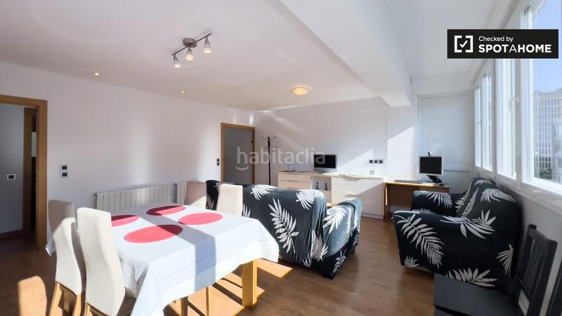 Foto 050eef64-b1dc-49dc-b28d-5bfd8f9b8d9e. Alquiler piso  en alquiler de 4 habitaciones en granvia sud, barcelona en Hospitalet de Llobregat (L´)