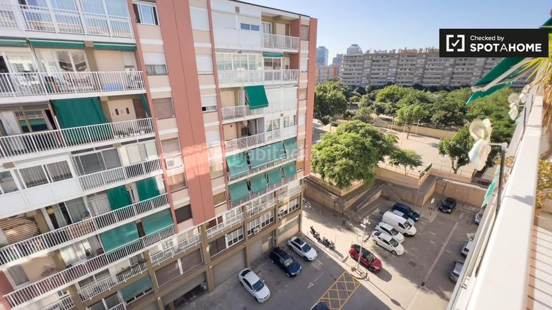 Foto 4b128a78-a3f6-4d79-bb96-219d127d4fc3. Alquiler piso  en alquiler de 4 habitaciones en granvia sud, barcelona en Hospitalet de Llobregat (L´)