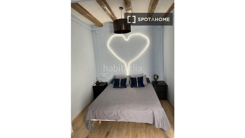 Foto 852296c8-3ea2-404c-8daf-841fde039cab. Lloguer pis amb calefacció a Raval Barcelona