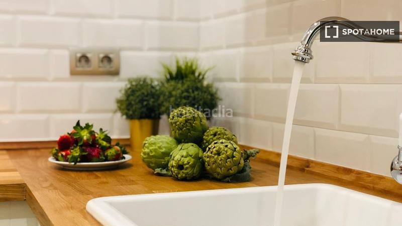 Foto e575f6be-2e58-4c02-87ce-5b71d7becd4c. Alquiler piso apartamento de 2 dormitorios en alquiler en la Sagrada Família en Barcelona