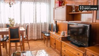 Lloguer Pis a Besòs - Maresme. Cómodo apartamento de 3 dormitorios en alquiler en poblenou